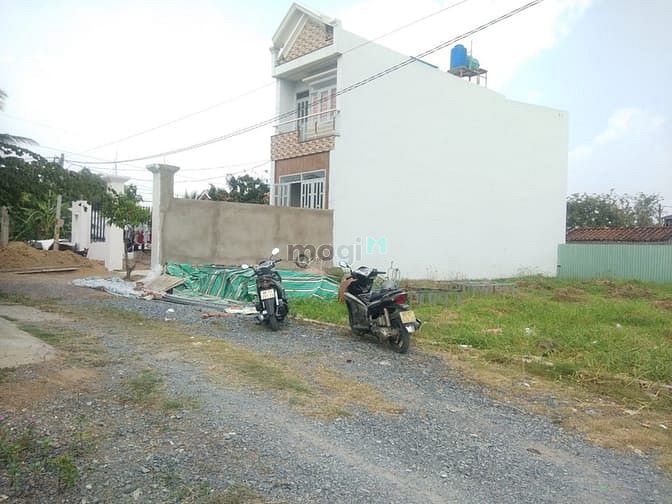 Hình ảnh Bán nền đất thổ cư đẹp ngay QL1A đối diện chợ Bình Chánh, HCM