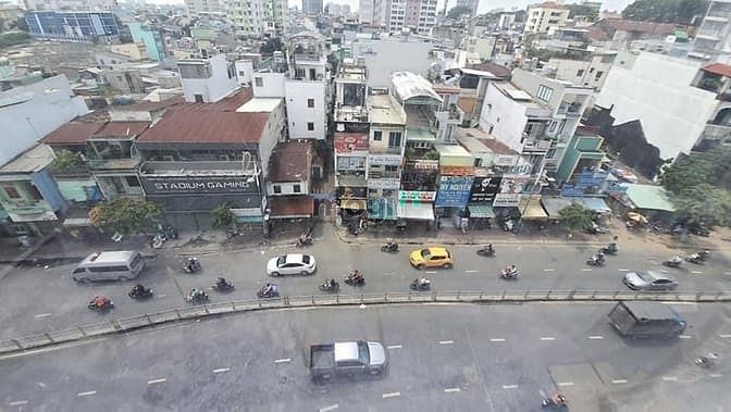 Hình ảnh Siêu phẩm Mặt Tiền Q1 - Nguyễn Văn Cừ, ngang gần 5m , kc 7 tầng, 36ty