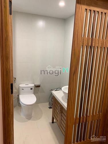 Hình ảnh Cho thuê nhà 7 tầng mặt phố Bùi Thị Xuân