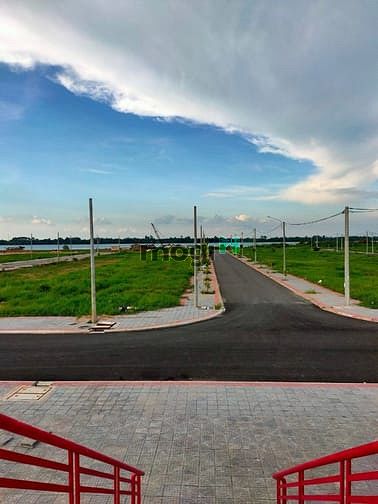 Hình ảnh Bán nhanh nền đối diệnTTTM nền phía Nam Cần Thơ