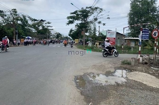 Hình ảnh Thanh lý 4 lô đất đường quốc lộ 50, giá 700tr, shr