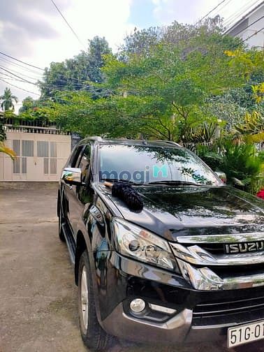 Hình ảnh Nhà kề siêu đô thị VẠN PHÚC, sân oto, vườn ở trước