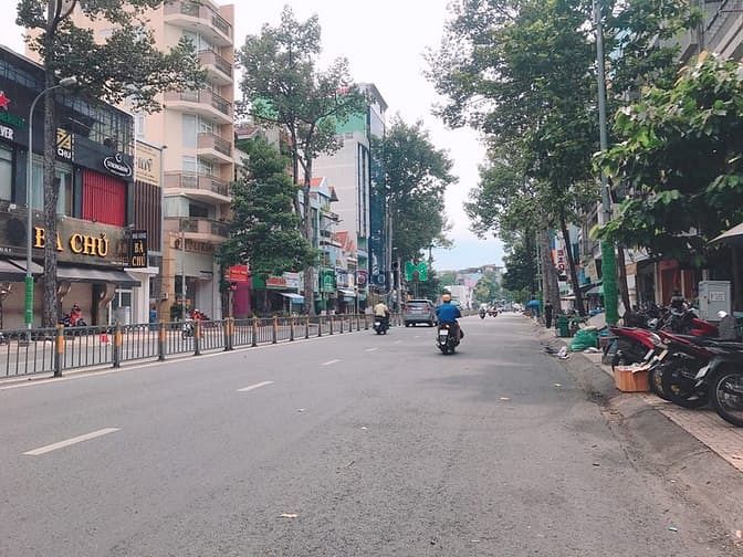 Hình ảnh Cho thuê nhà Trần Phú 2 chiều, Quận 5, vị trí đẹp.