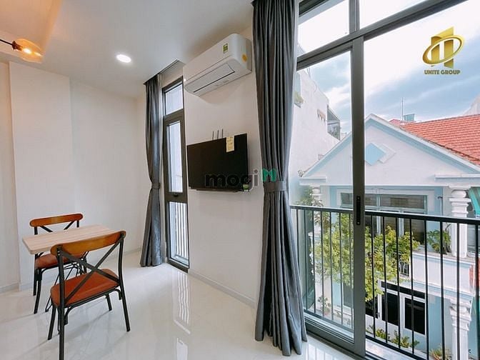 Hình ảnh CHDV mới, sang trọng, có ban công, 1PN ngay CV Hoàng Văn Thụ