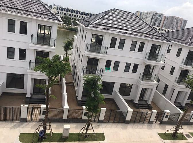 Hình ảnh Cần bán căn Lake View 100m2 full nội thất 16,5tỷ