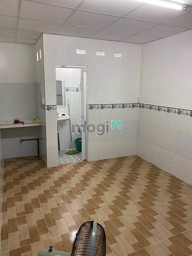 Hình ảnh Cho thuê Phòng trọ mới mặt iền chợ quận 4