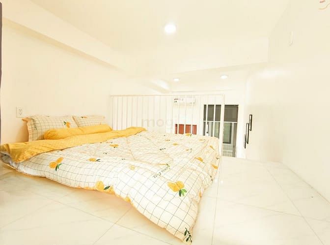 Hình ảnh Phòng rộng ,cửa sổ to, ngã tư Bảy Hiền