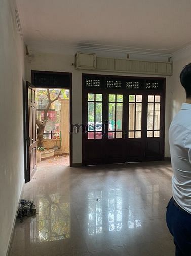 Hình ảnh cho thuê nhà ngõ phố Lê Văn Thiêm. DT 52m2, 4 tầng, lô góc, thông tho