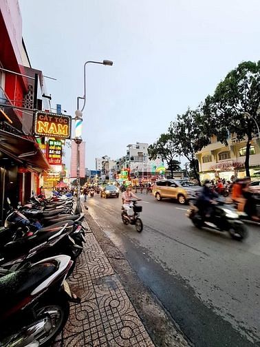 Hình ảnh 𝗕𝗮́𝗻 𝗻𝗵𝗮̀ 𝟯𝟭𝗺𝟮, 𝗺𝗮̣̆𝘁 𝘁𝗶𝗲̂̀𝗻 𝗰𝗵𝗼̛̣ 𝗤𝘂𝗮̣̂𝗻 𝟳