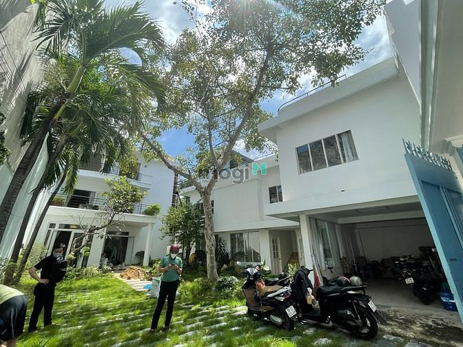 Hình ảnh Cho thuê SIÊU Biệt Thự Sân Vườn: DTSD 1000m2:
