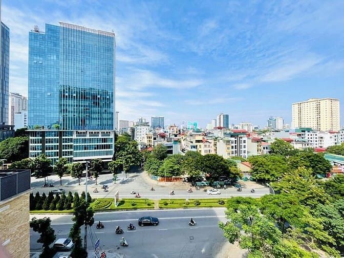 Hình ảnh Cho thuê lô góc mặt phố Lê Văn Lương