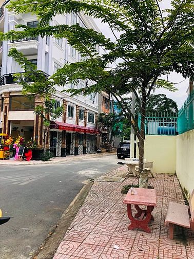 Hình ảnh Đất p.hiệp Phú-ngay Vincom Q9.Dt:91m2(4x23) khu sầm uất