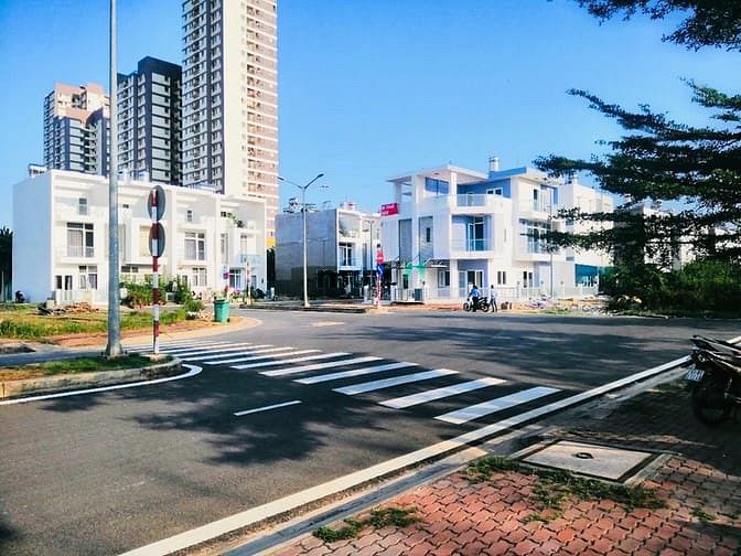 Hình ảnh Bán đất nền lọt khe đường nhựa lớn gần tên lửa sổ hồng riêng