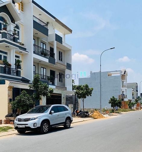 Hình ảnh Bán đất nền lọt khe đường nhựa lớn gần tên lửa sổ hồng riêng