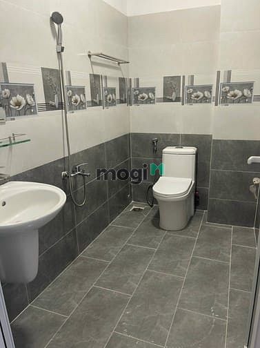 Hình ảnh Nhà bán đường 3 tháng 2 Q10 Dt 4,2*24m 4 Tầng