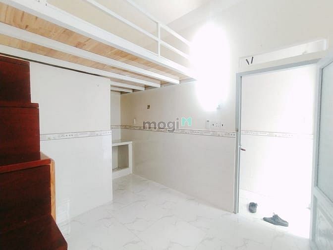 Hình ảnh Phòng gác lửng, bancol thoáng mát Độc Lập Quận Tân Phú chỉ 3tr5