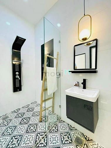 Hình ảnh Bán Gấp nhà 5 tầng , 2 Mặt tiền Phan Văn Trị Q5