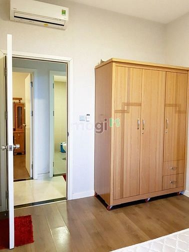 Hình ảnh Cho thuê căn 2 phòng ngủ C/c Luxgarden, view sông, có nội thất