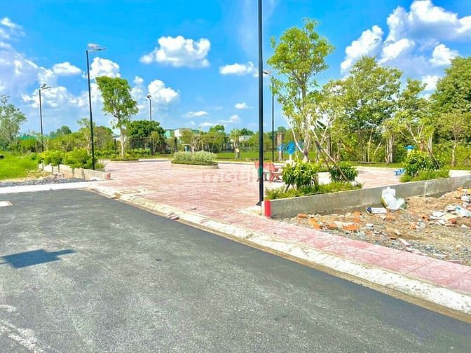 Hình ảnh Bán nhanh lô đất 5mx18m,MT Hoàng Phan Thái cách chợ BC 1km