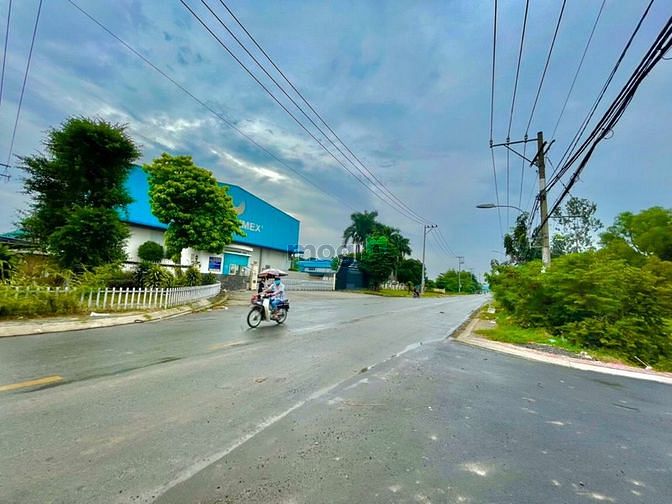 Hình ảnh Bán nhanh lô đất 5mx18m,MT Hoàng Phan Thái cách chợ BC 1km