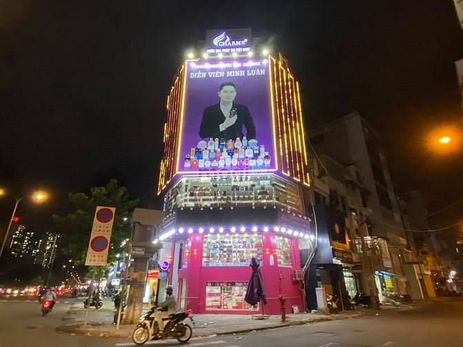 Hình ảnh Cho thuê góc 2MT 213 3/2, P.11, Q.10. DT: 8x6, hầm trệt 5 lầu TM