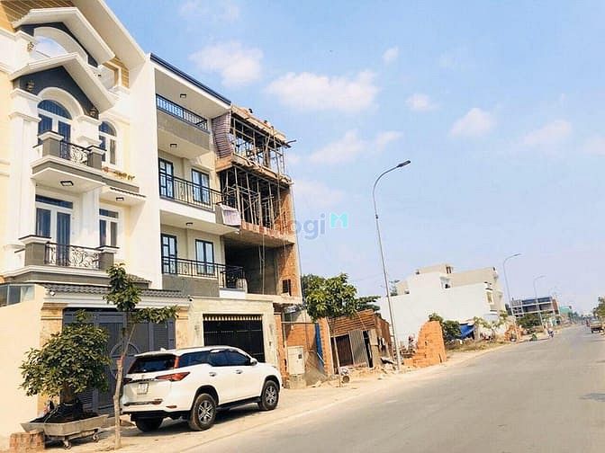 Hình ảnh Vợ chồng sang lại đất Bình Chánh, đường 20m LK bến xe Miền Tây Aeon