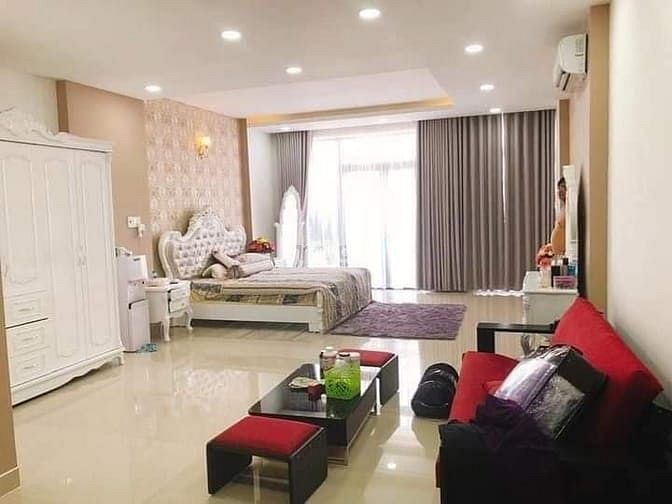 Hình ảnh Vị trí đỉnh-Không có căn thứ 2-Kinh doanh đa ngành.