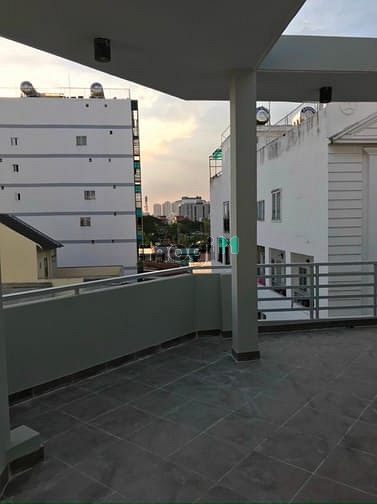 Hình ảnh Cho thuê nhà góc 2 mặt tiền 4 phòng ngủ quận 7