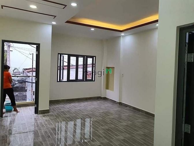 Hình ảnh Bán nhà Hxh Lạc Long Quân.58m2 2 tầng chỉ 5.4 tỷ.