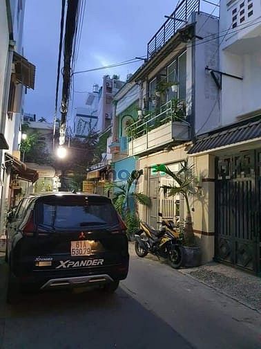 Hình ảnh Bán nhà Hxh Lạc Long Quân.58m2 2 tầng chỉ 5.4 tỷ.
