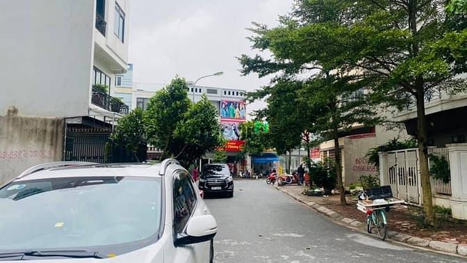 Hình ảnh Bán Lô Đất 75M2 x MT = 6m – Ô Tô Tránh – Vỉa Hè – Kinh Doanh.