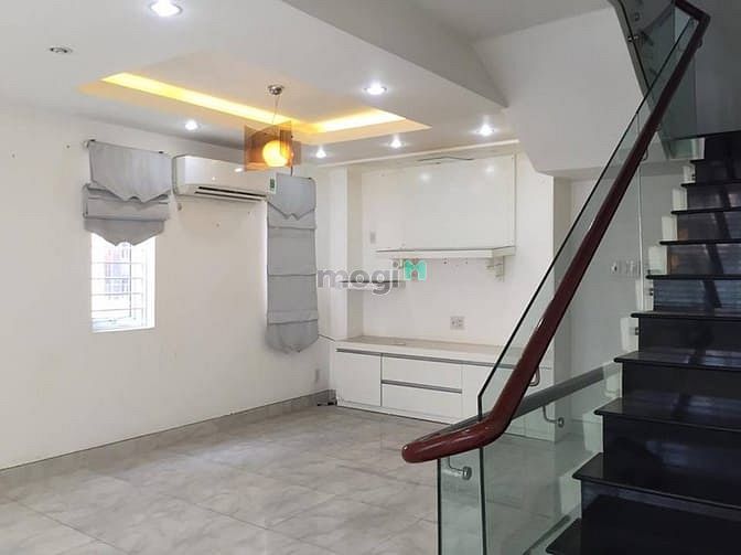 Hình ảnh Bán hoặc cho thuê nhà Bình Thạnh giáp quận 1