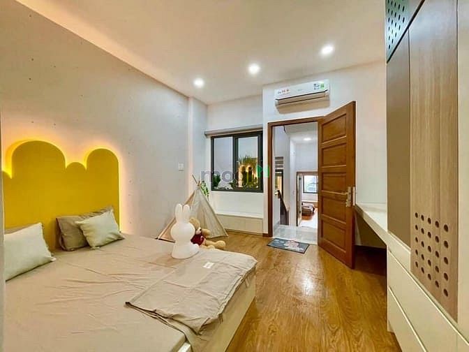 Hình ảnh Bán Gấp Lô góc 2MT hẻm xe hơi NVC Quận 5