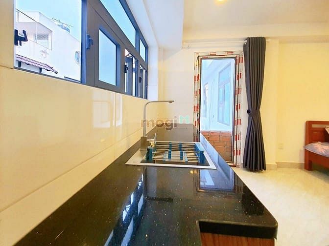 Hình ảnh CHDV ngay Hoàng Hoa Thám 30m2, full nt