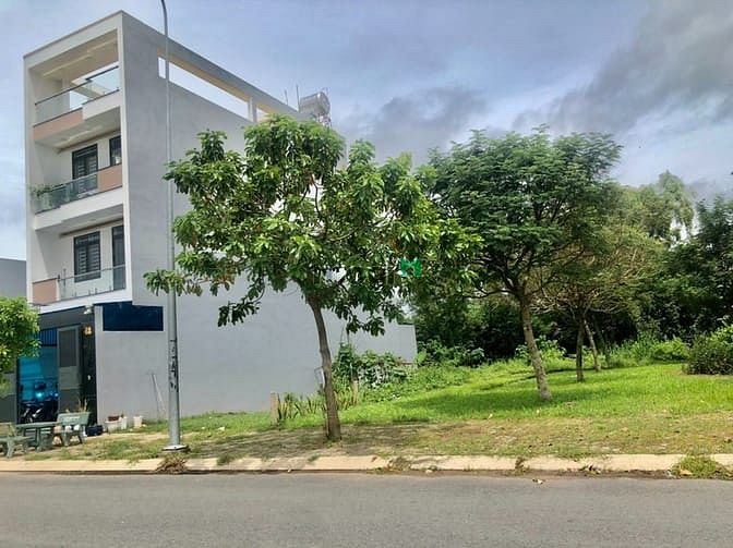 Hình ảnh Cần bán nền 105m2 . Gần KCN , dân cư đông đúc, SHR, bao thuế ra sổ .