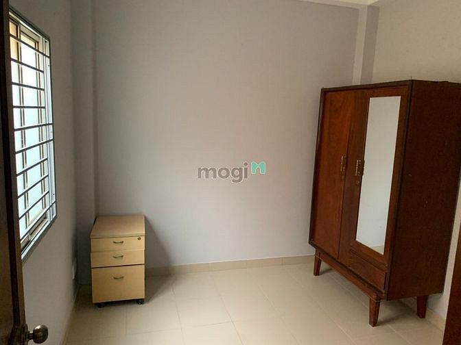 Hình ảnh Nhà 2 lầu 3PN rộng gần chợ Bà Chiểu