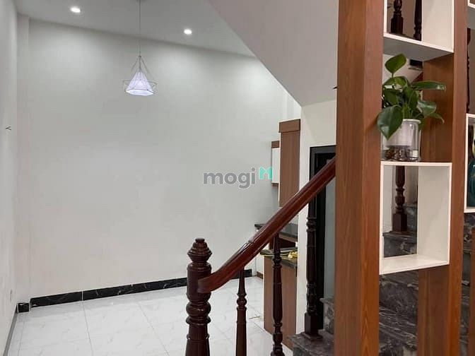 Hình ảnh Vị trí đẹp -  Nhà đẹp -  Ô tô đỗ cổng - Ở luôn
