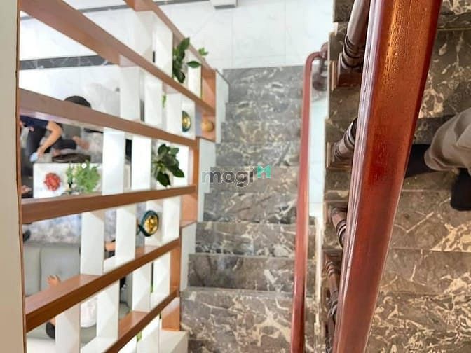 Hình ảnh Vị trí đẹp -  Nhà đẹp -  Ô tô đỗ cổng - Ở luôn