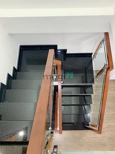 Hình ảnh Bán Nhà Cmt8, Tân Bình, Hẻm 6m, 42 M2, 3 Tầng Chỉ 7 Tỷ 5