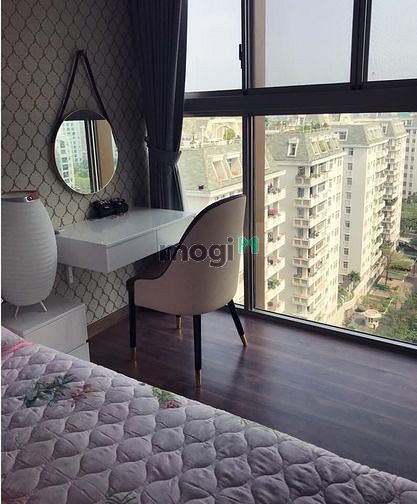 Hình ảnh Thật 100%!!!Cho thuê căn Midtown 2PN, lầu cao, view biệt thự. LH Xuyến