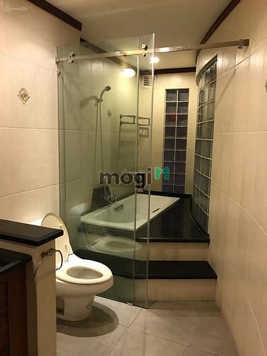 Hình ảnh Cho thuê nhà 6,5 tầng mặt phố Lê Duẩn
