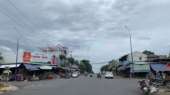 Hình ảnh Bán lô góc 2MT, sát chợ dân sinh, KDC sầm uất, SHR, tc 100%, Ngay chủ