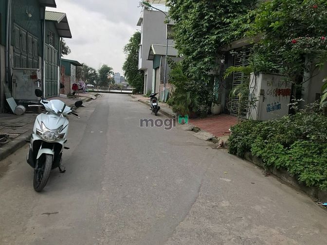 Hình ảnh Cần bán gấp 52m đất tổ 8 Lệ Mật, Việt Hưng ô tô vào thoải mái