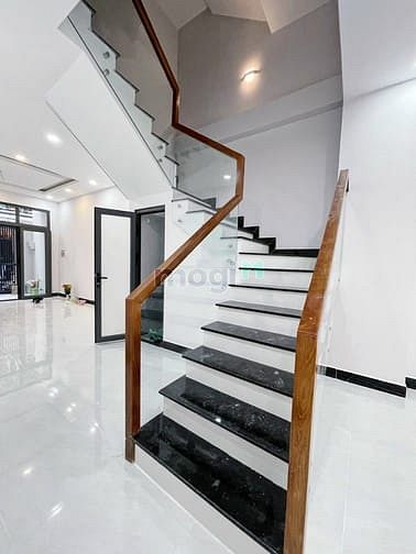Hình ảnh Cho thuê nhà HXH 493/2 CMT8, Phường 13, Quận 10