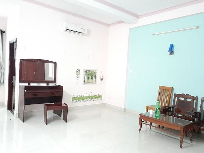 Hình ảnh Phòng full nội thất, Wc cực rộng, gần Lê Văn Thịnh