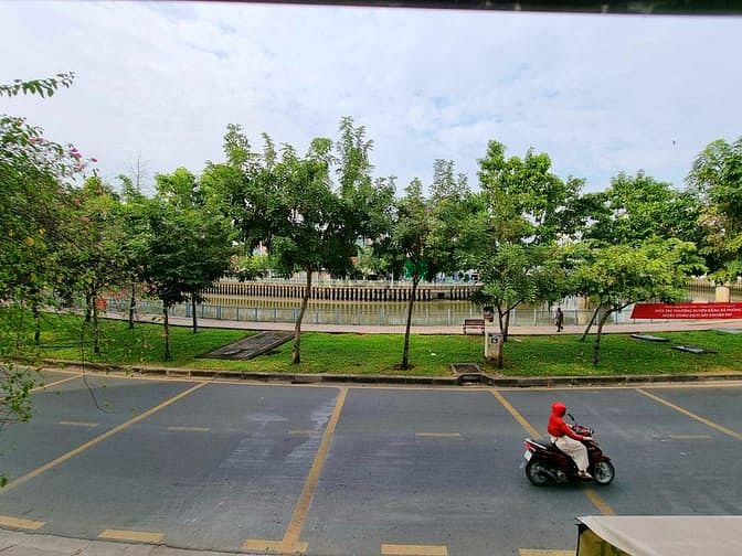 Hình ảnh Phòng Q3 - studio ban công rộng 30m2 - view ngắm sông .