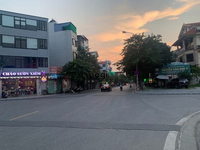 Hình ảnh Cần bán gấp tòa nhà văn phòng, 255m đất xây 6 tầng, có hầm, kinh doanh
