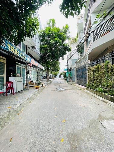 Hình ảnh Đất DT đẹp ngay TT đường số 7 Linh Trung , HXH 5m có vỉa hè ,XD tự do