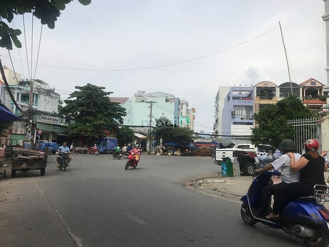 Hình ảnh Nhà cho thuê Tên Lửa ngang 8m , 2.5 tấm , cầu thang cuối nhà