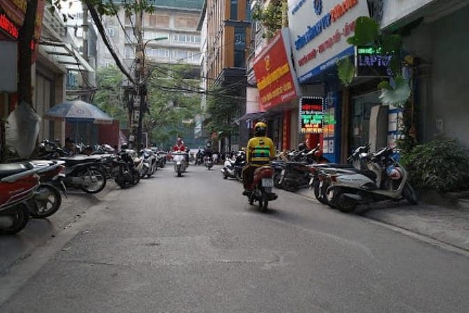 Hình ảnh Trung tâm đống đa - kinh doanh sầm uất - sát phố lớn - gara ô tô -